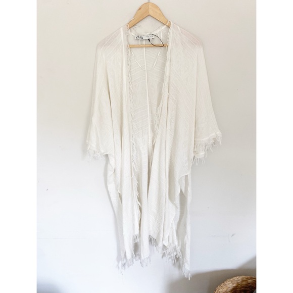 Zara White Fringed Kimono Size Medium - Picture 10 of 13